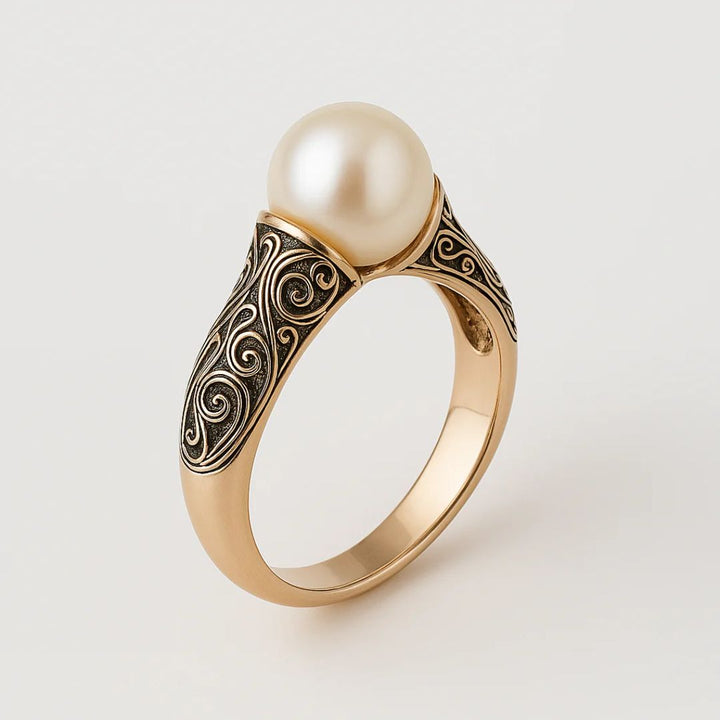 Vintage ring in gold with pearl